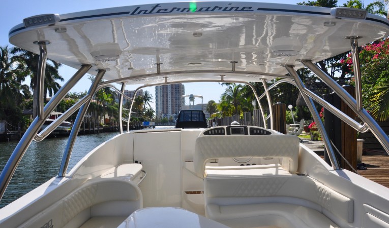 38 Intermarine 