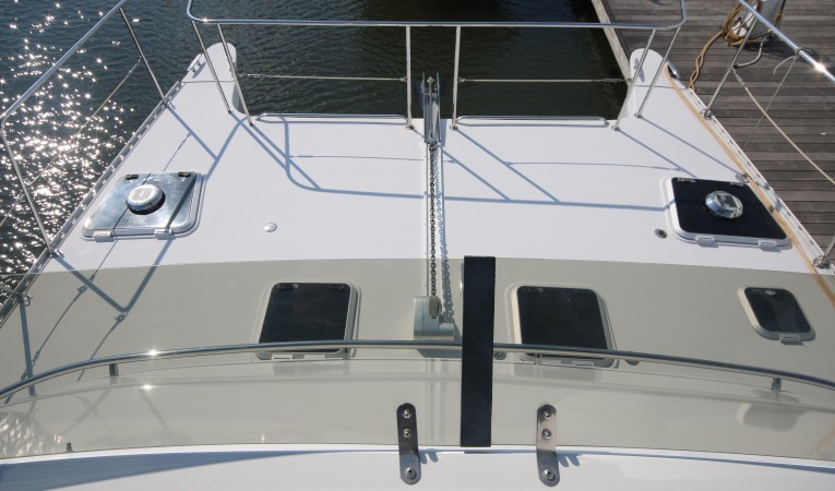 34 PDQ bow from flybridge