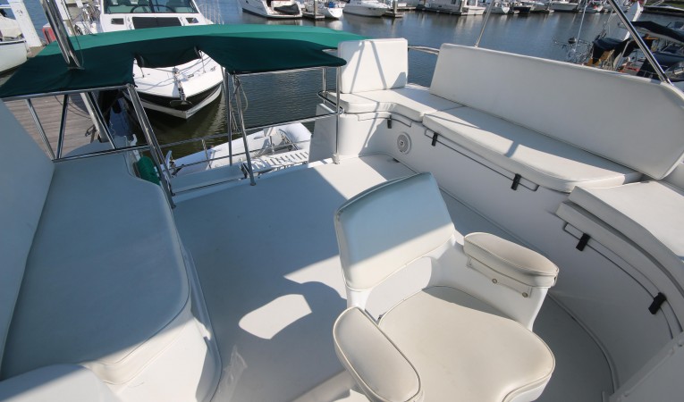34 PDQ flybridge aft