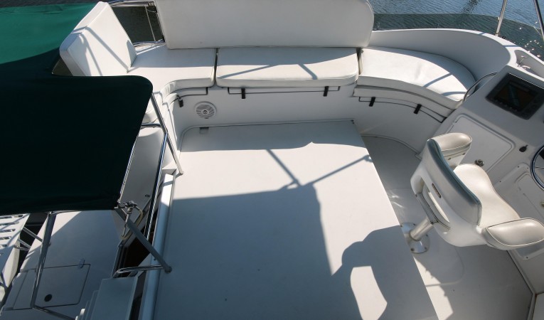 34 PDQ flybridge to port