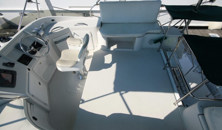 34 PDQ flybridge to starboard