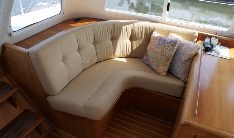 34 PDQ corner setee on port