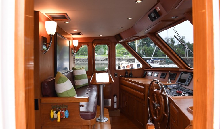 53 DeFever Pilot house