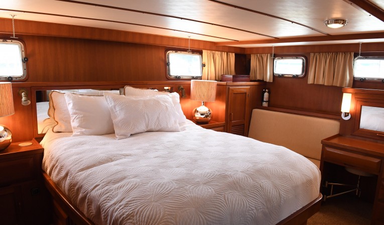 53 DeFever Master Stateroom