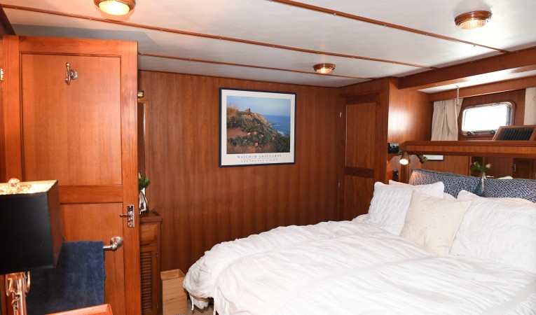 53 DeFever VIP Stateroom