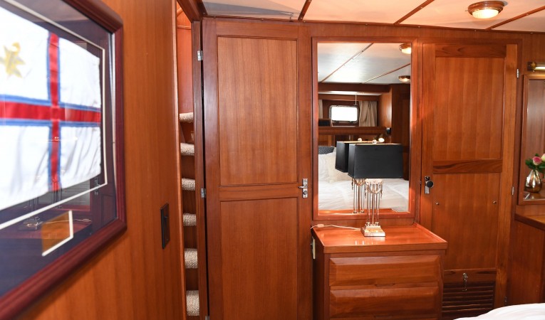53 DeFever VIP Stateroom