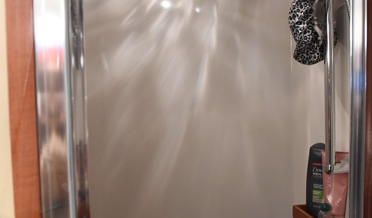 53 DeFever Master Shower