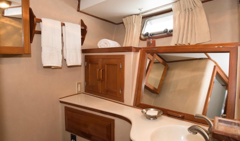 53 DeFever Guest Head