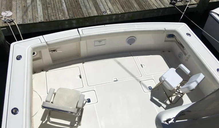 43 Tiara Cockpit