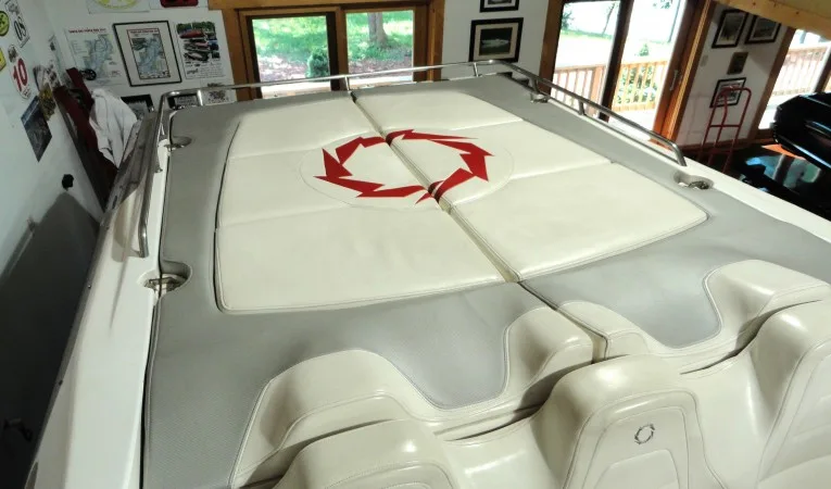 47 Fountain Engine Hatch (pad)