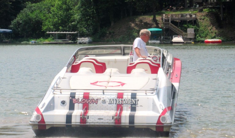 47 Fountain Stern 2