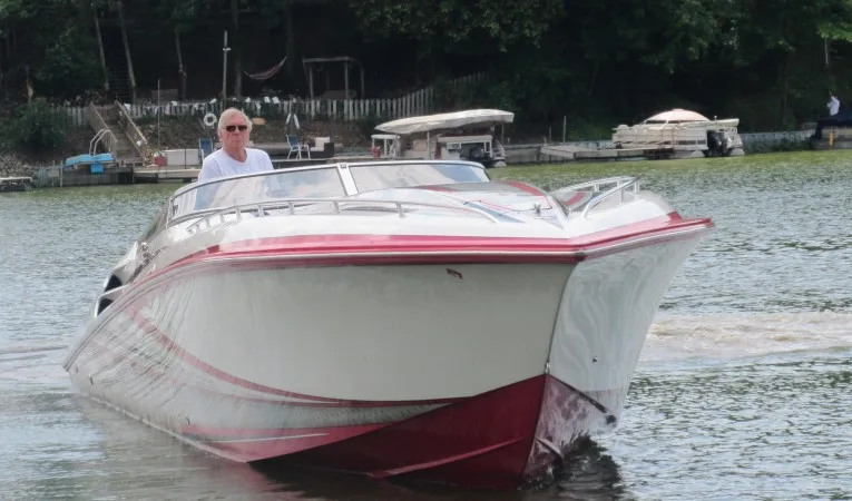 47 Fountain Starboard Bow
