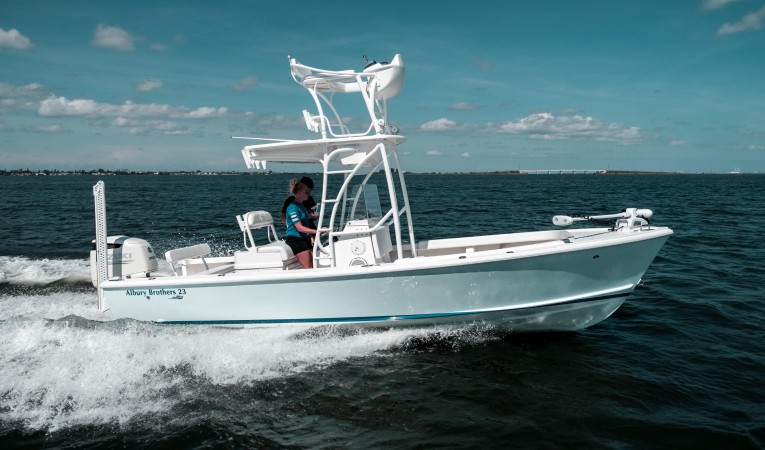 23 Albury Brothers Stbd Profile