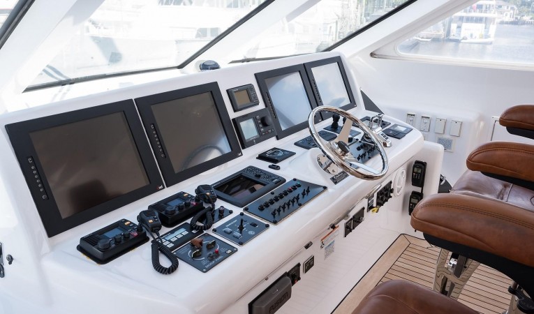 72 Hatteras Helm Electronics to Starboard