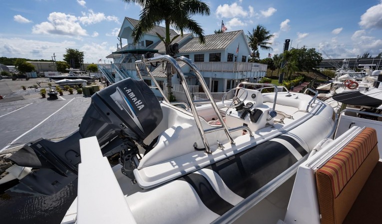 72 Hatteras Rendova Tender