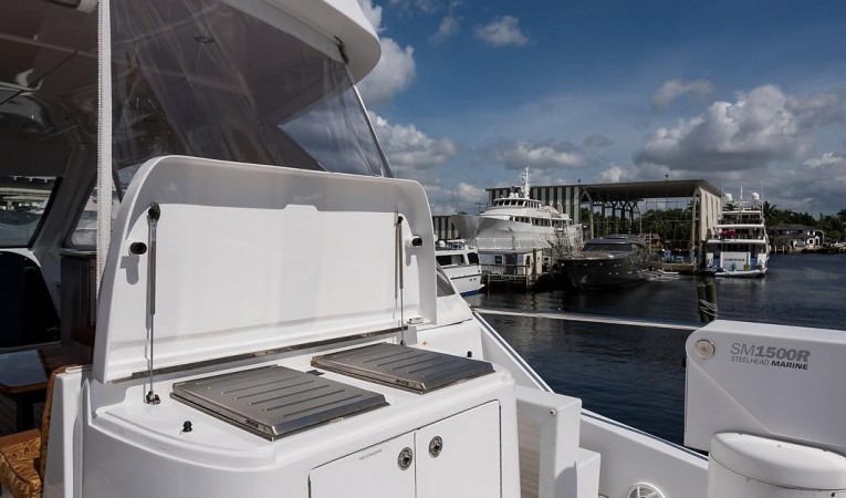 72 Hatteras Boat Deck Grill