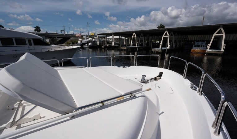 72 Hatteras Starboard Bow