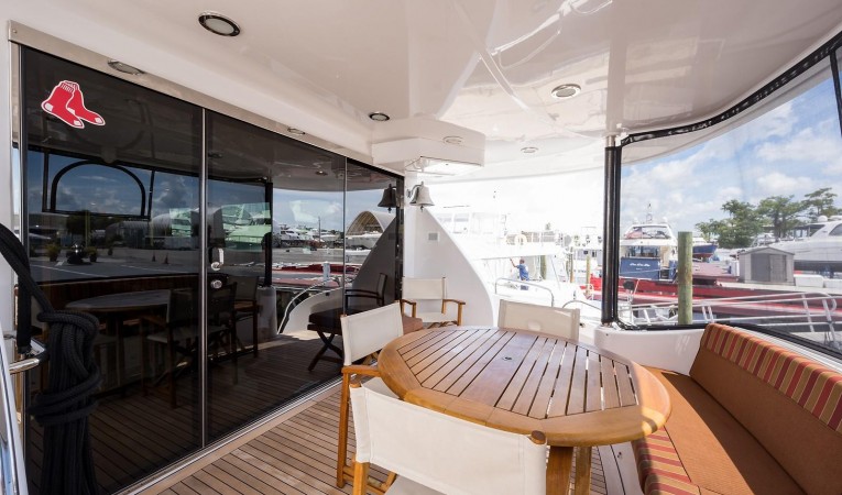 72 Hatteras Aft Deck to Starboard