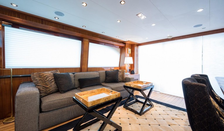 72 Hatteras Salon Aft Starboard