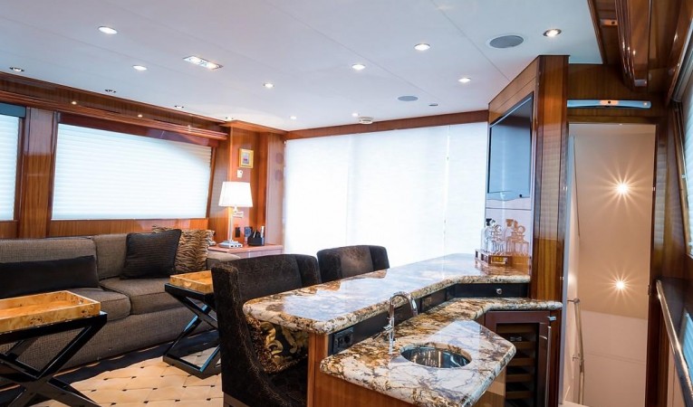 72 Hatteras Salon Sunken Bar