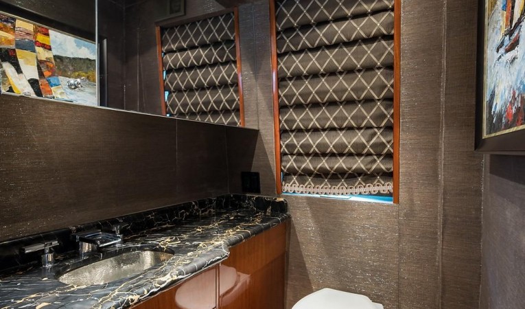 72 Hatteras Day Head