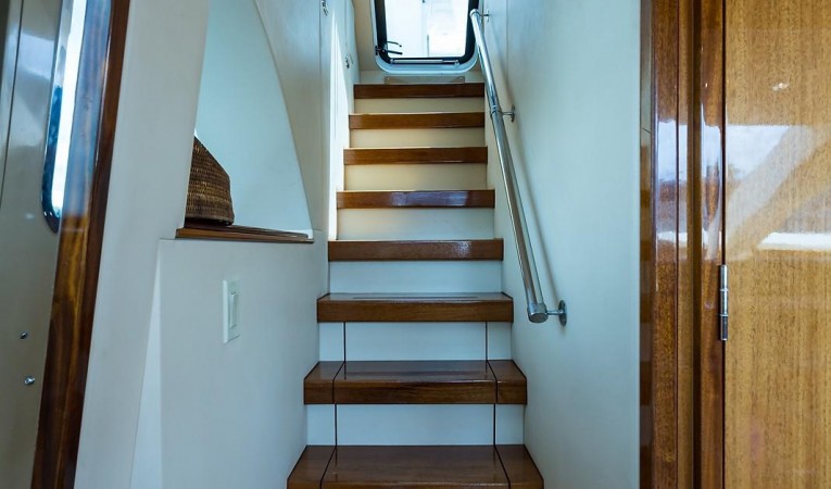 72 Hatteras Galley Stairs to Flybridge