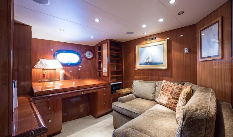 72 Hatteras Master Suite Office/Lounge