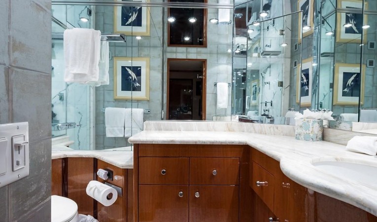 72 Hatteras Master Bath "His"