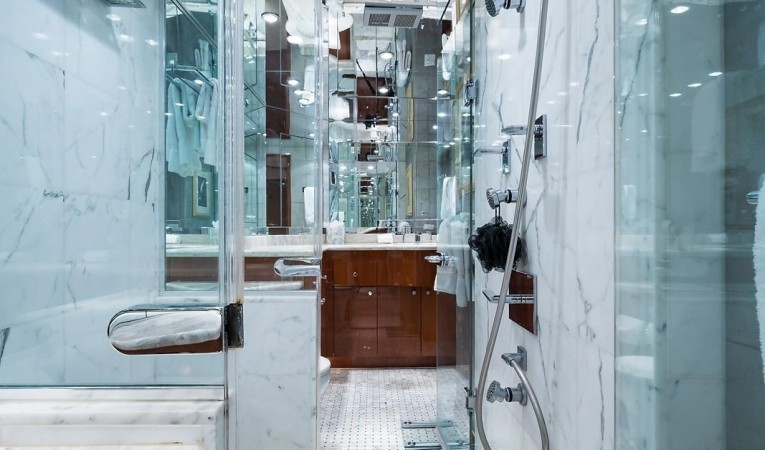 72 Hatteras Master Shower Her Side