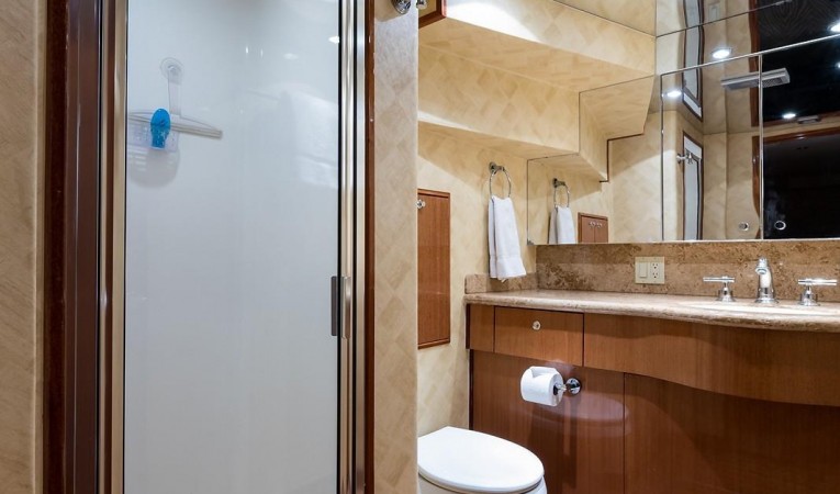 72 Hatteras Guest Crew Shower