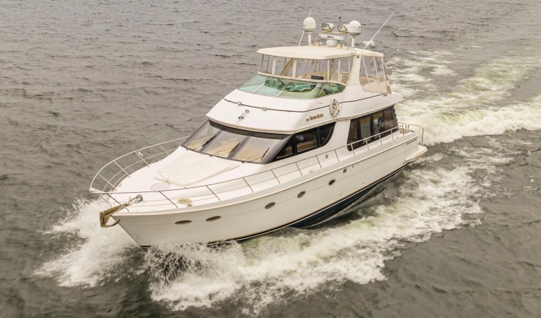 57 Carver Large foredeck