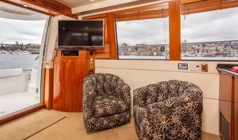 57 Carver Salon aft port