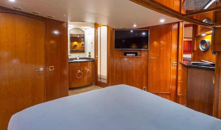 57 Carver Master Stateroom showing to port