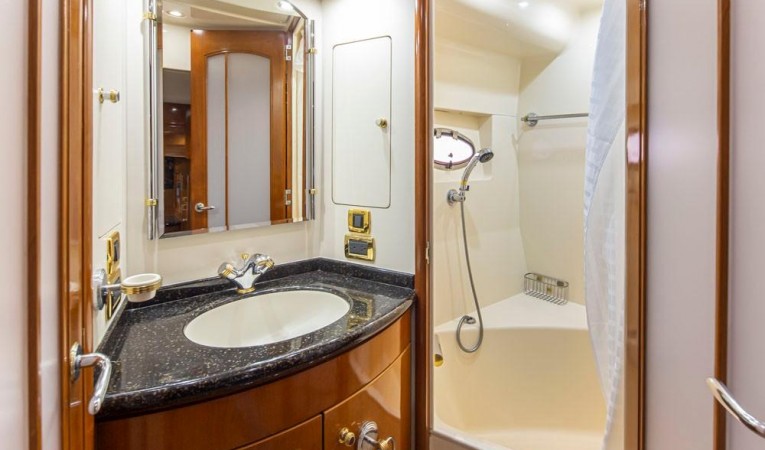 57 Carver Vanity and tub w shower