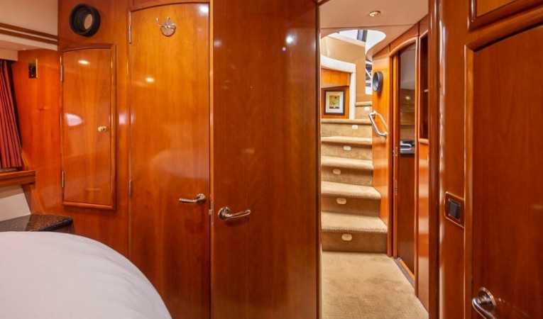 57 Carver VIP stateroom aft