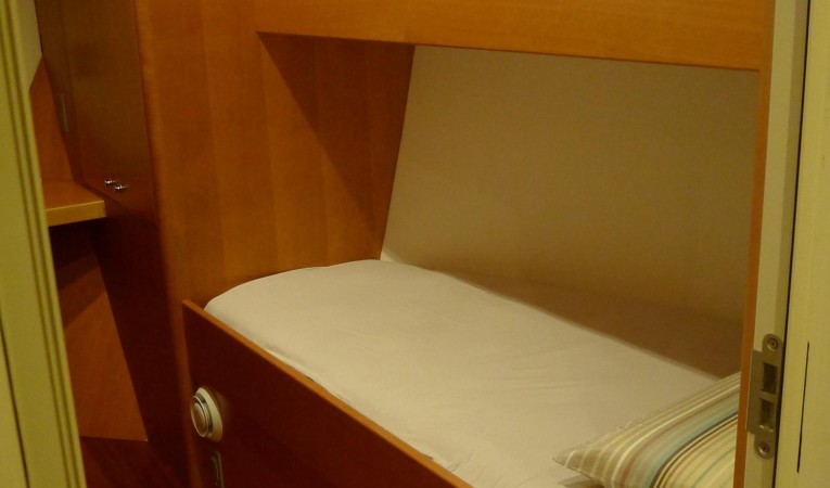 50 Cape Horn Starboard Guest Cabin