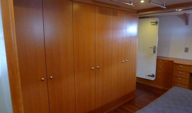 50 Cape Horn Master Stateroom
