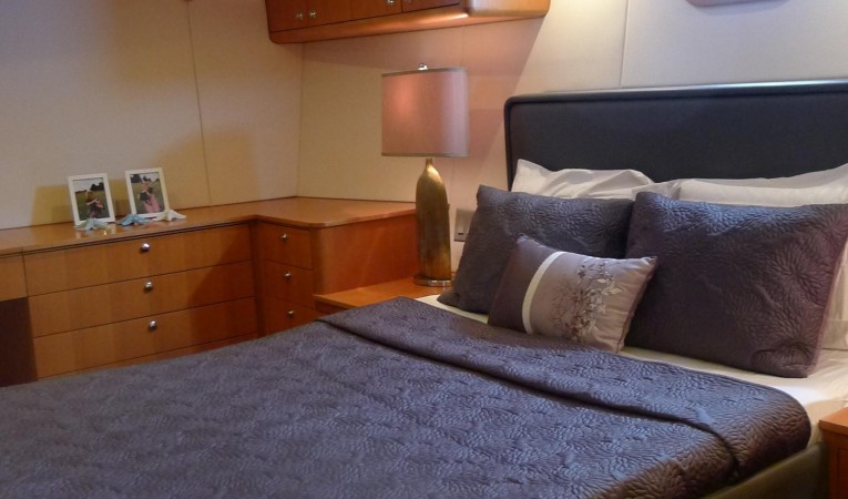 50 Cape Horn Master Stateroom