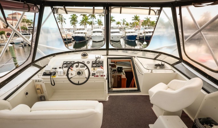 53 Navigator Bridge Helm