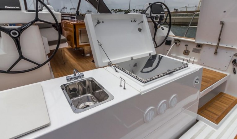 52 Dufour Aft Deck