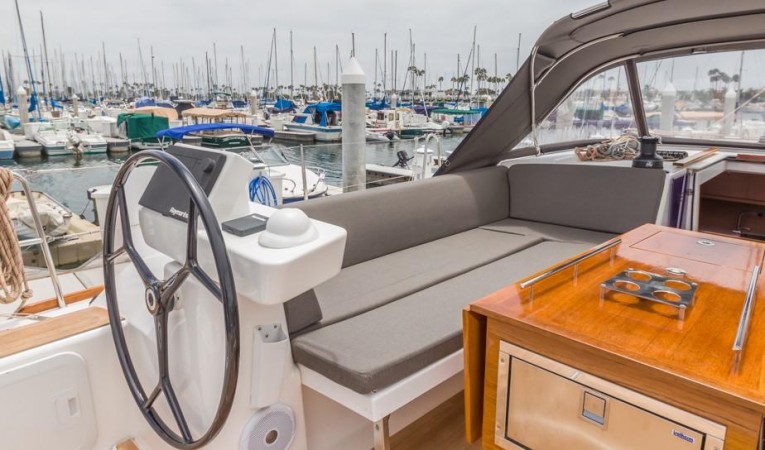 52 Dufour Port Side Day Bed