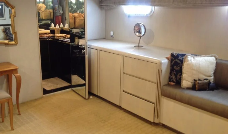 105 Broward MASTER STATEROOM