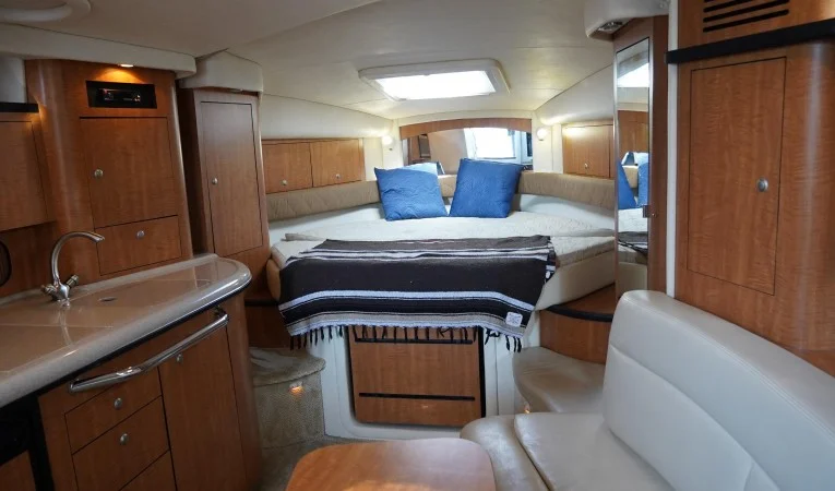 34 Sea Ray Forward berth