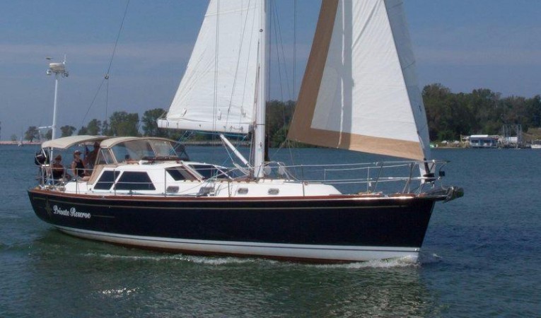 44 Tartan 4 Starboard Profile - 2