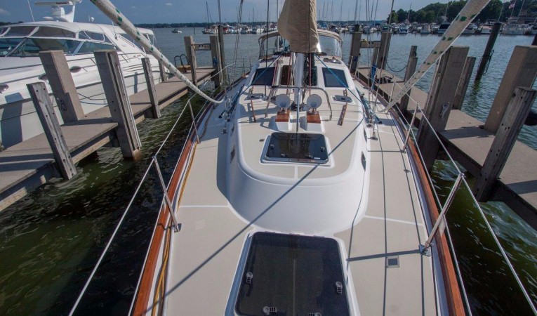 44 Tartan 5 At dockside - 2