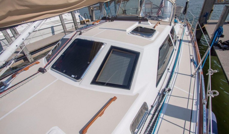 44 Tartan 6 At dockside -3