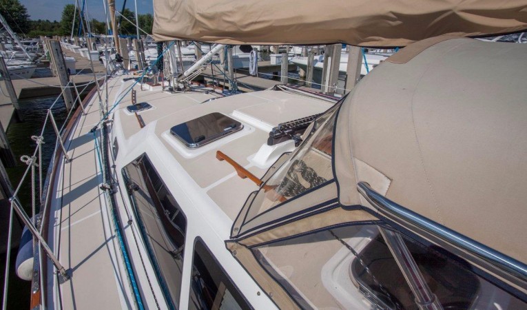 44 Tartan 8 At dock side - 5