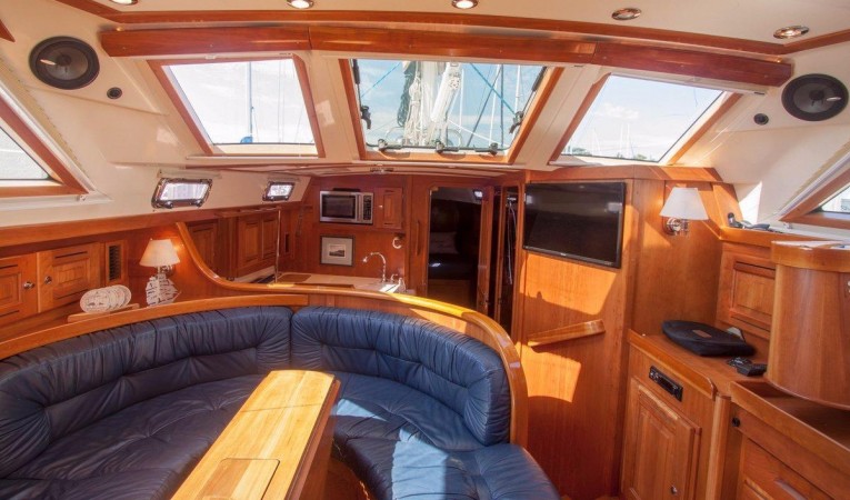 44 Tartan 15 Salon looking forward - 2