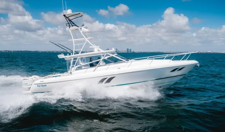 43 Intrepid Starboard Profile