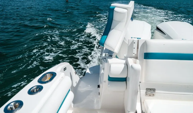 43 Intrepid Transom Door Open